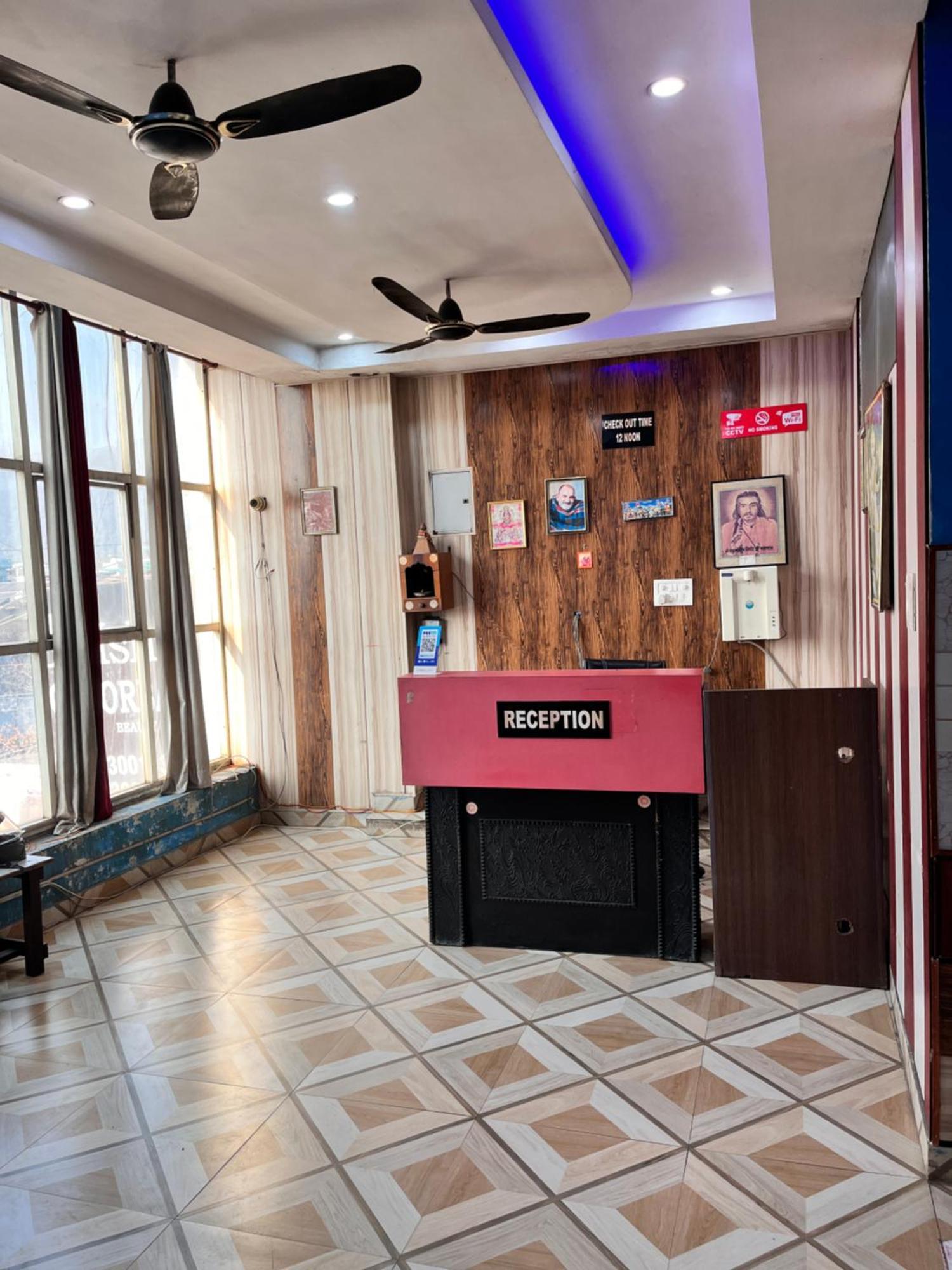 Haldwāni Hotel Pushpanjali מראה חיצוני תמונה
