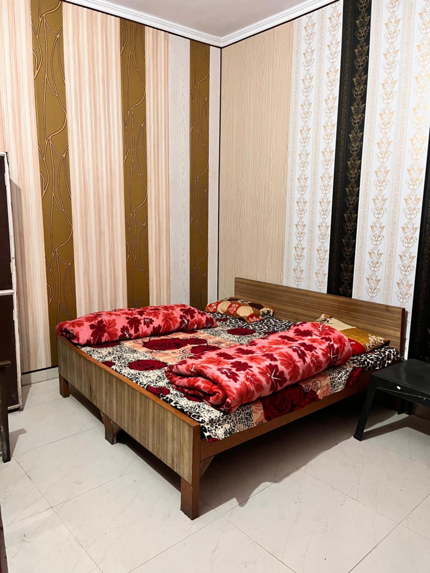 Haldwāni Hotel Pushpanjali מראה חיצוני תמונה