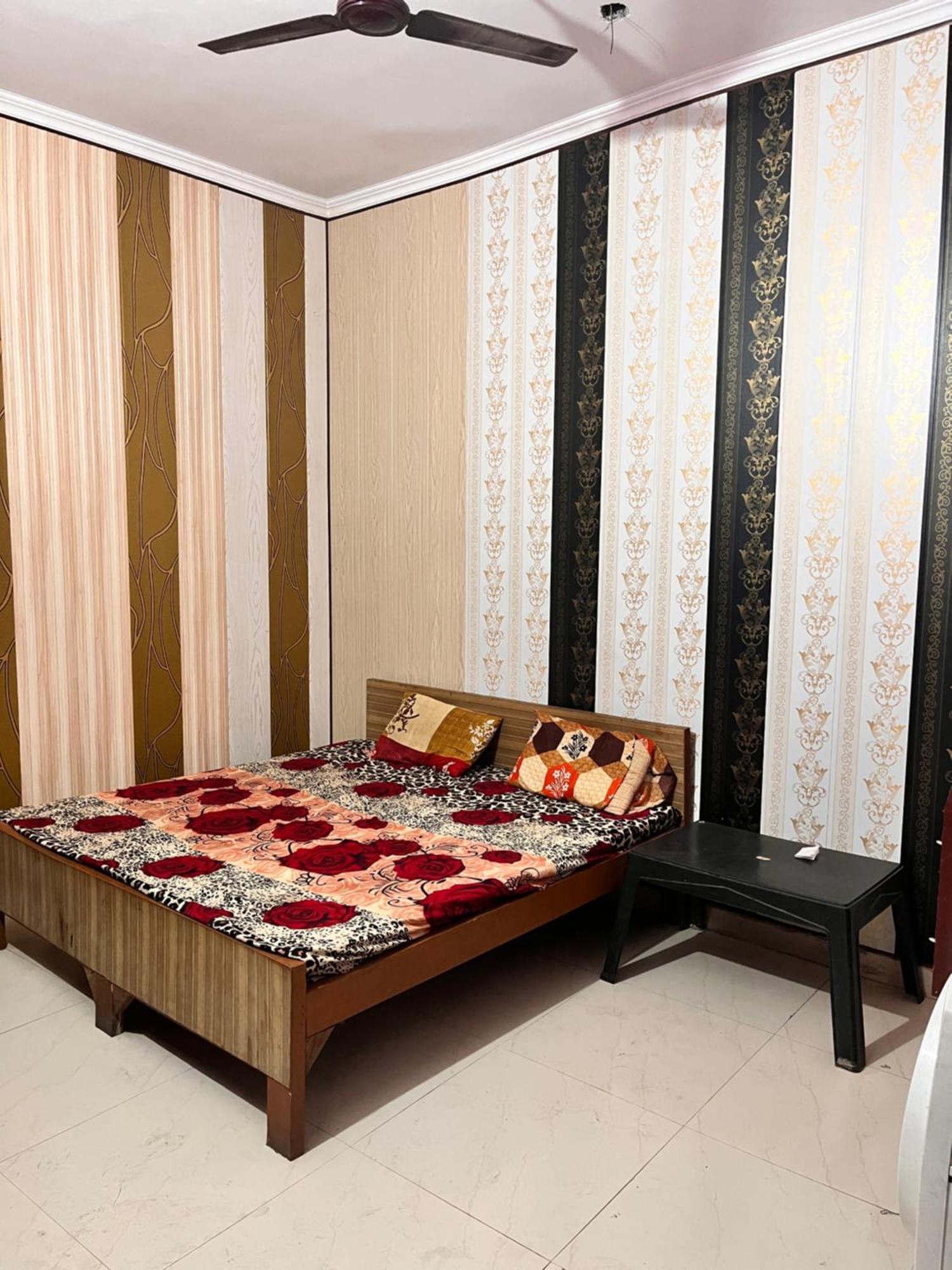 Haldwāni Hotel Pushpanjali מראה חיצוני תמונה