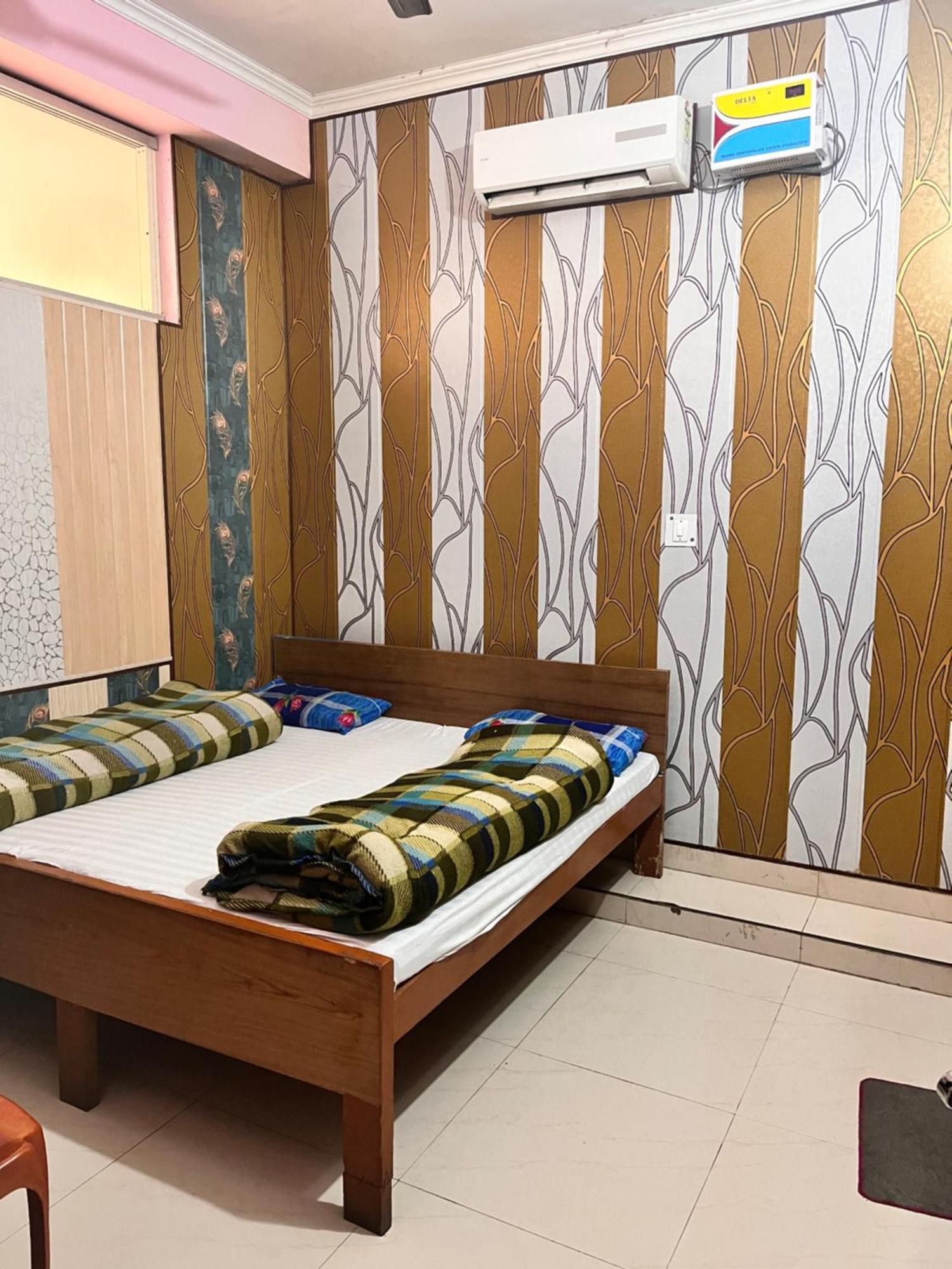 Haldwāni Hotel Pushpanjali מראה חיצוני תמונה